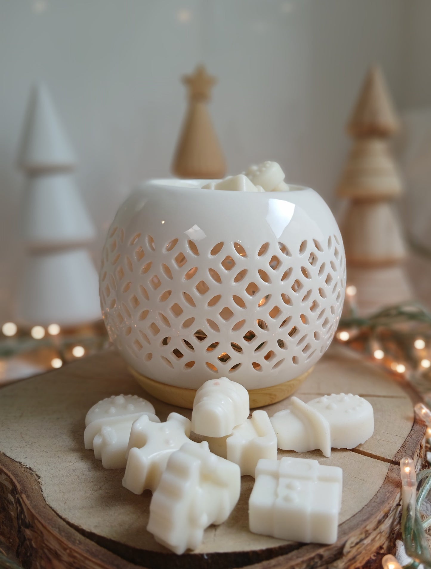 Ball wax melt burner