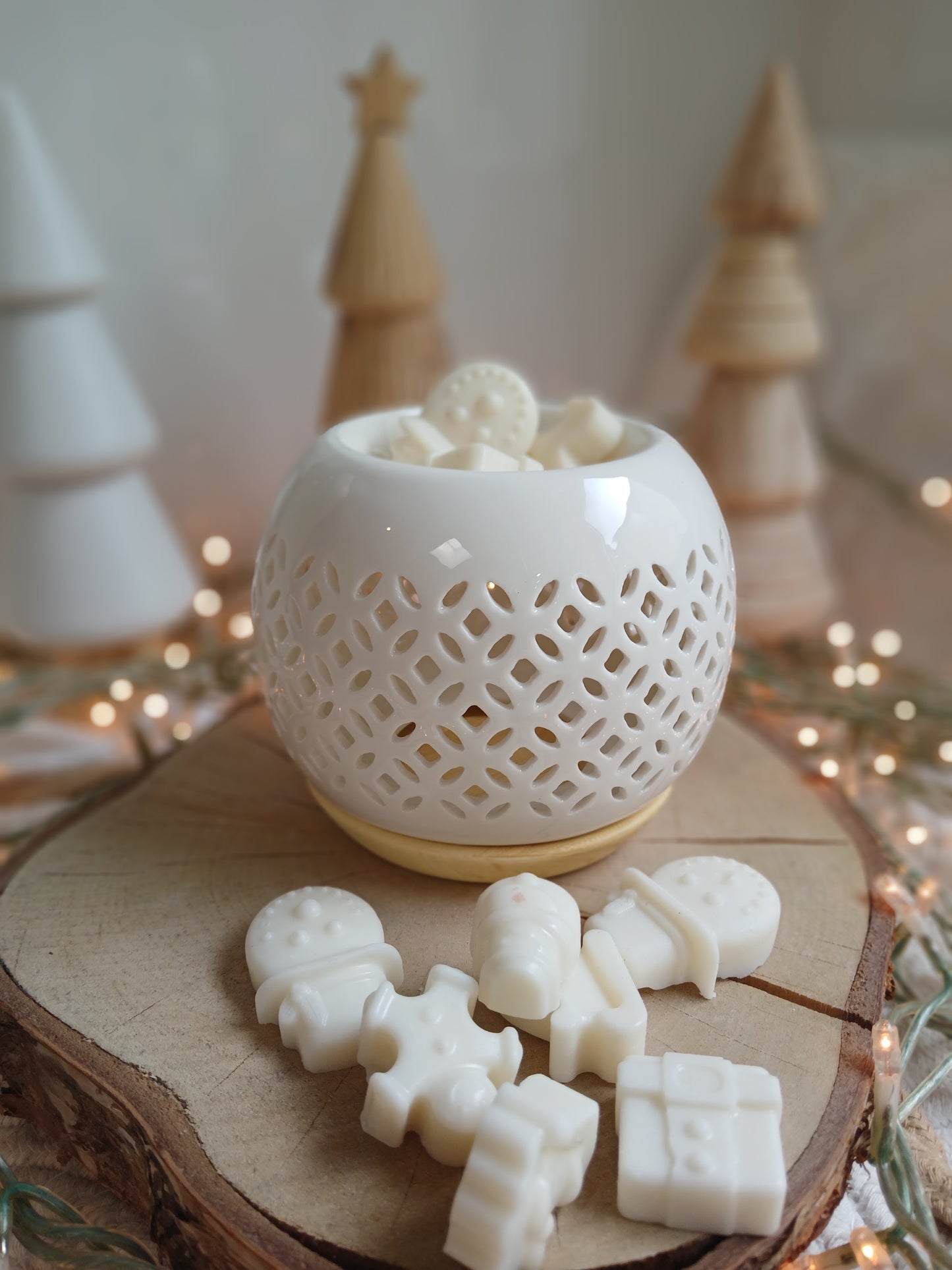 Ball wax melt burner